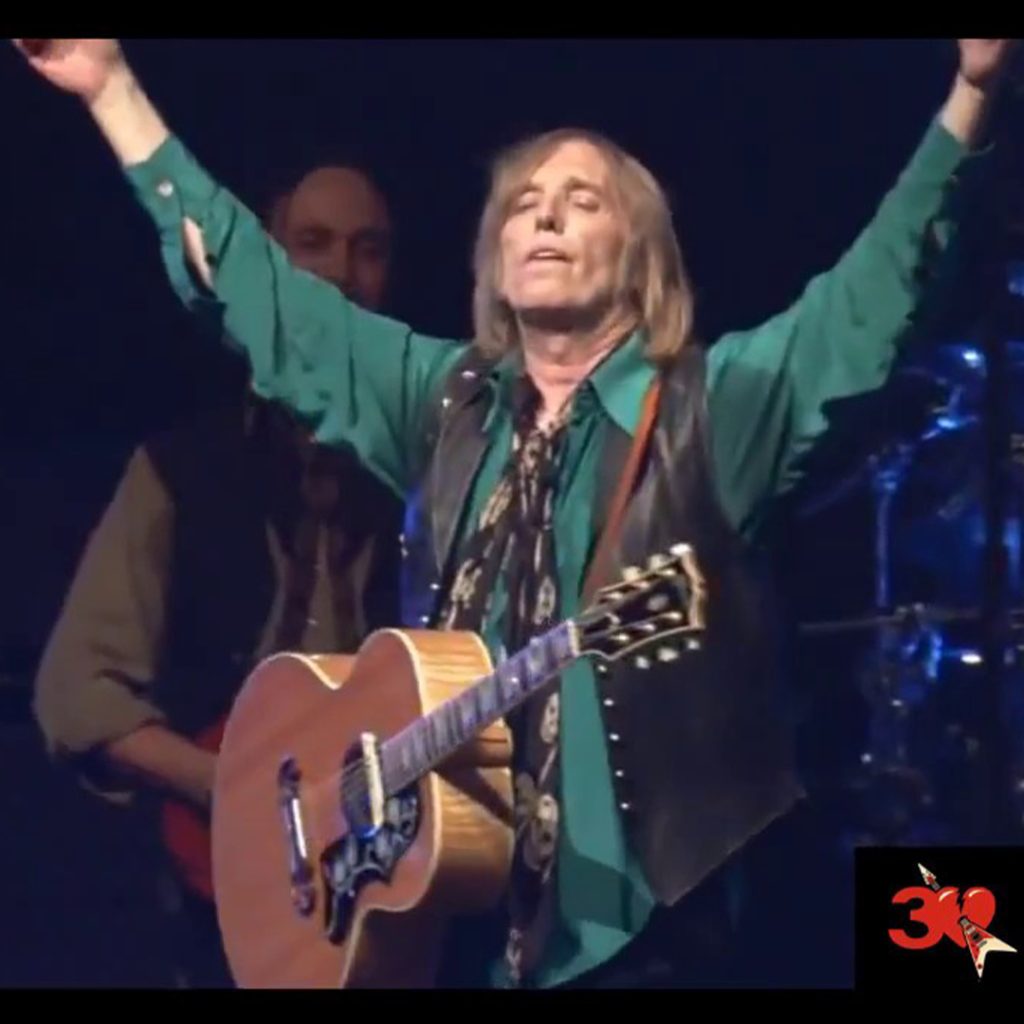 Image of Tom Petty performing Learning to Fly